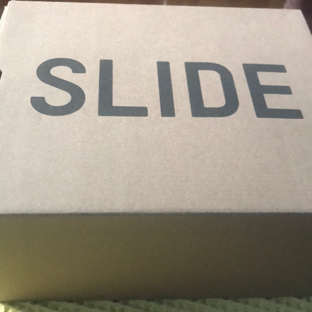 Yeezy slides men 8